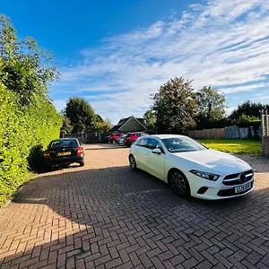 https://acorn-lodge-gatwick.brighton-hotels-england.com